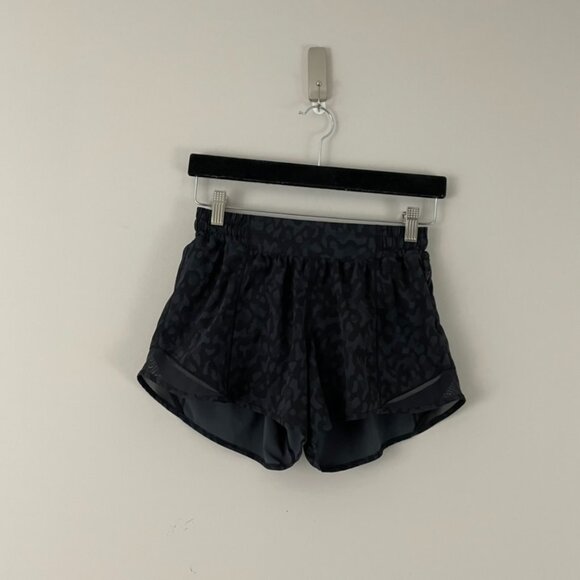 Lululemon Hotty Hot Short II Long 4" Formation Camo Black Size 6 - Picture 1 of 7